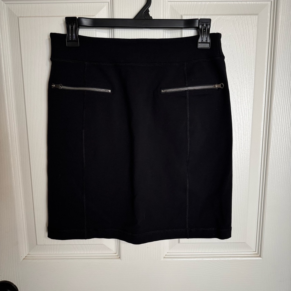 Black Lululemon skirt